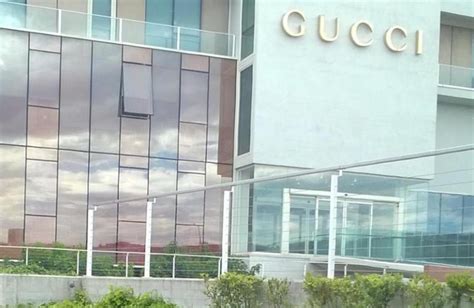 gucci scandicci outlet